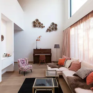 unit-1-stylish-smart-home-in-uccle-free-parking.brusselshotelsbook.com/